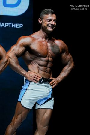 MEN'S PHYSIQUE 174
